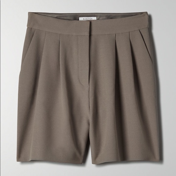 Aritzia Valentine Short BNWT - Picture 2 of 3